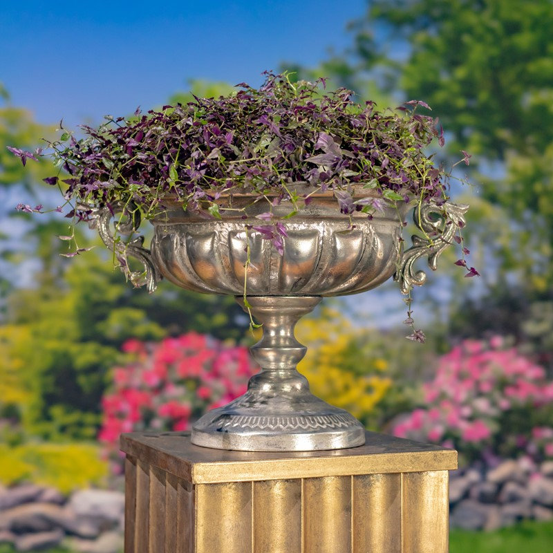 Fontus Frosted Silver Metal Urns (Set of 2), Silver