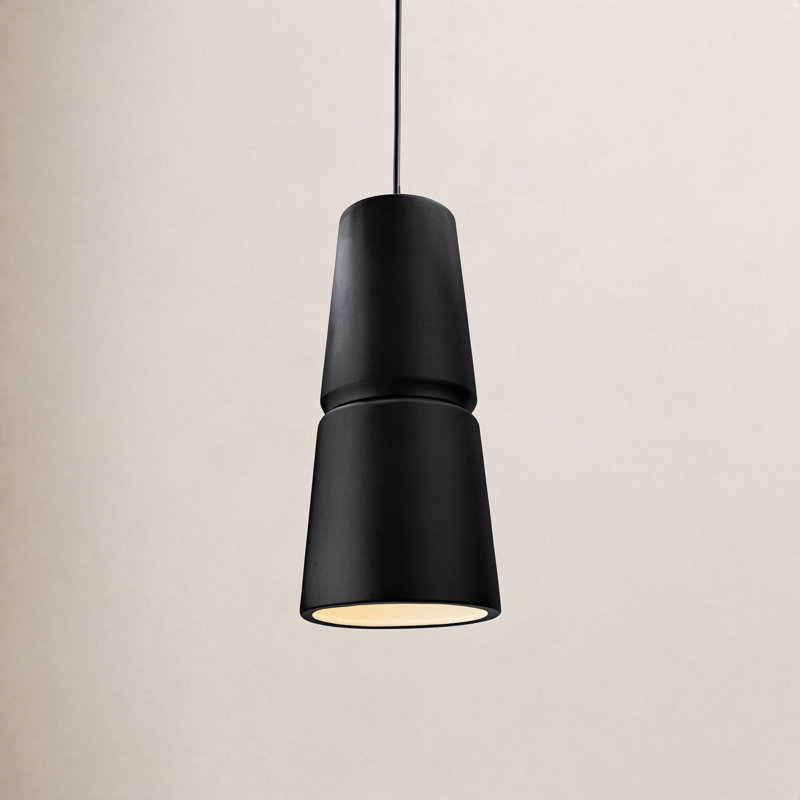 Luminaire suspendu conique à 1 lumière Logan, H 18 po x l 8 po x P 8 po, Noir mat carbone, Chrome poli