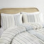 Édredon pour grand lit en coton - Remplissage de chenille géométrique blanc / bleu marine 2 taies décoratives incluses-119384060-119384062