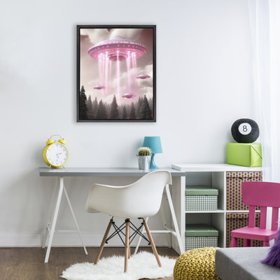OVNI Glam avec cadre flottant à poutres roses, design par Sasha