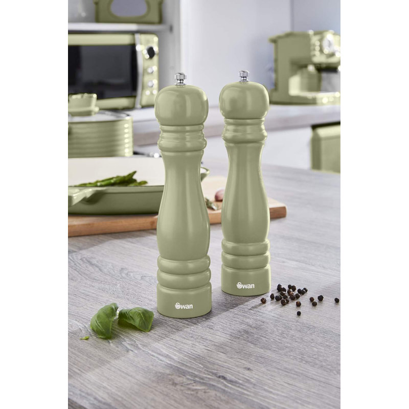 Brand Retro Wood No Power Source Required / Manual Pepper Mill, Green