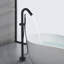 Robinet de baignoire autoportant à poignée simple avec douche à main-111704783
