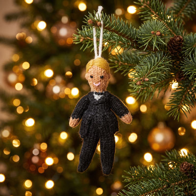 Ornement de mariage en tricot blond à la main. Cadeau de douche nuptiale. Ornement de mariée mariée. Premier cadeau de Noël. Cadeau de marié