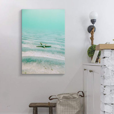 Coastal Beach " IDEA4WALL Canvas Print Wall Art Starfish At The Bottom Of The Sea Marine Life Ocean Photography Modern Art Nautical Scenic Colourful Multicolor Ultra For Living Room, Bedroom, Office "