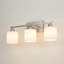 Luminaire de meuble-lavabo 3 lumières 22 po avec abat-jour en verre opale 22 po-133495802