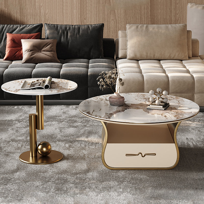 Table basse légère et luxueuse, Doré