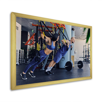 Athlétisme Couple, robes, entraînement sur toile