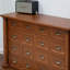 Commode rétro rétro à plusieurs tiroirs-341195318