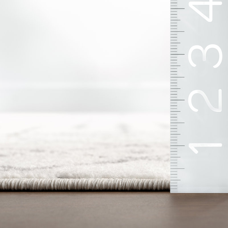 Giannini Geometric Moroccan Area Rug in Gray/ Off White, Round 5'