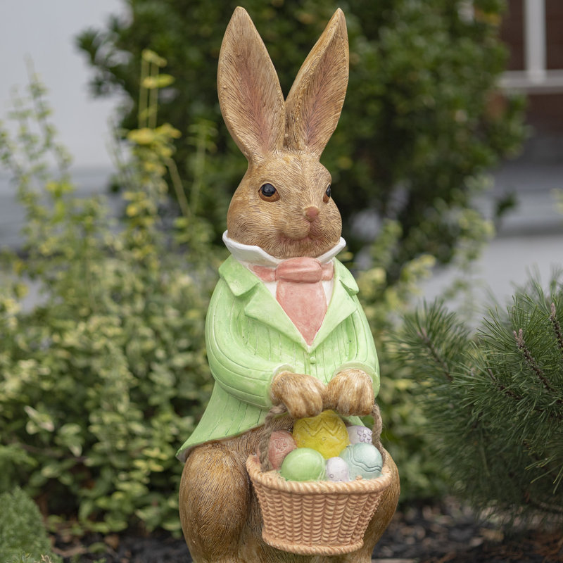 Statue de jardin en forme de lapin de Pâques de 25 po en magnésium avec enveloppe verte Danye «Clayton B. Rabbit»