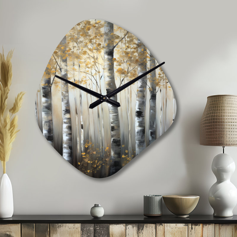 Birch Tree Forest Wonderland V - Horloge en forme d'arbre unique en métal, impression d'horloge murale asymétrique moderne