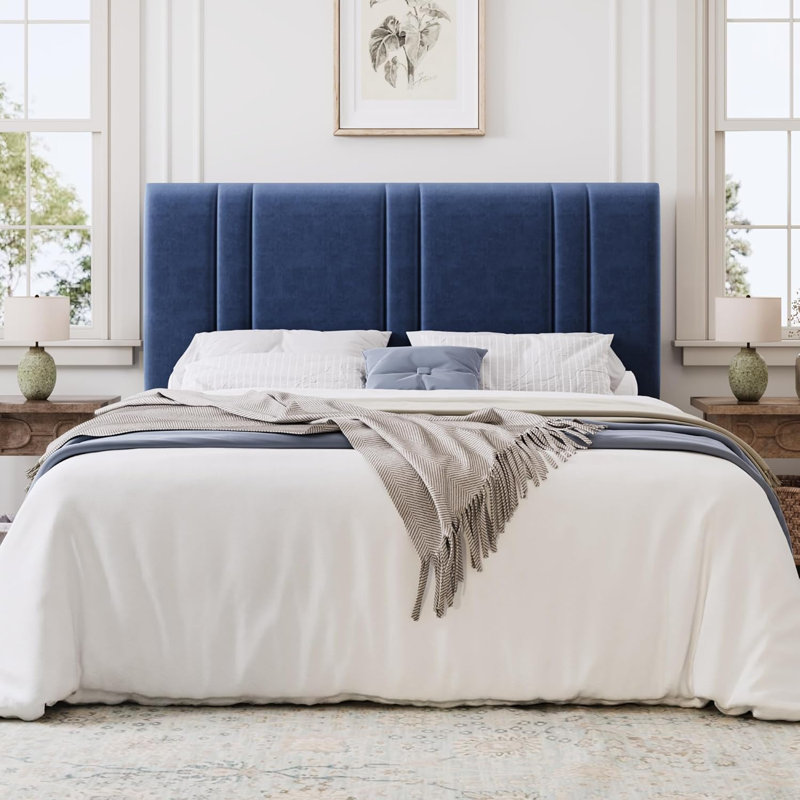 Grand lit bleu avec tête de lit réglable