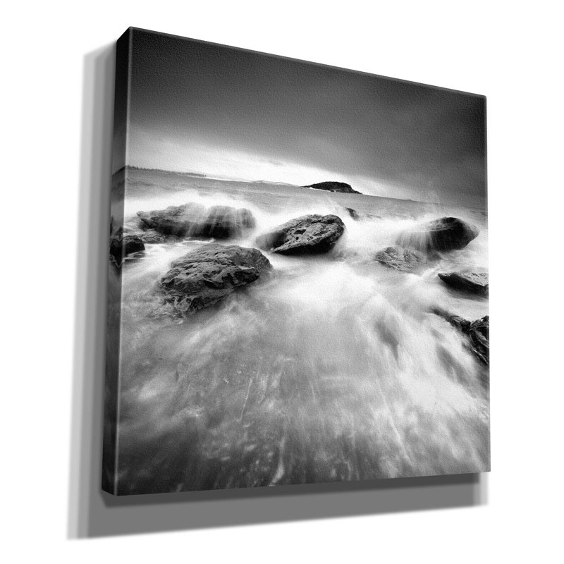 «Waves On Rocks 1» par PhotoINC Studio, H 12 po x l 12 po