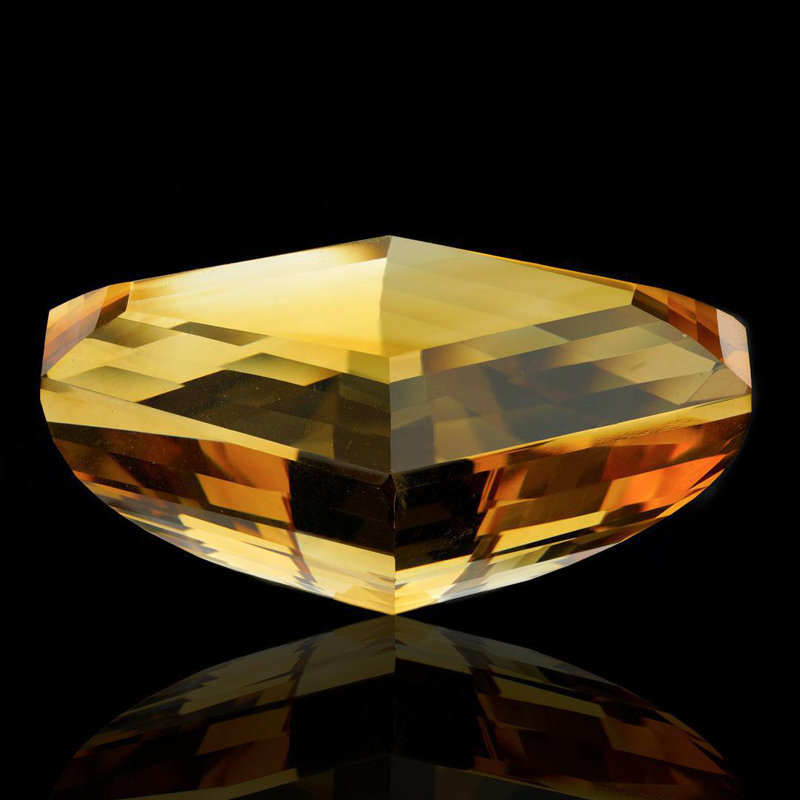 Citrine 279,7 carats taillée en trapèze du Brésil