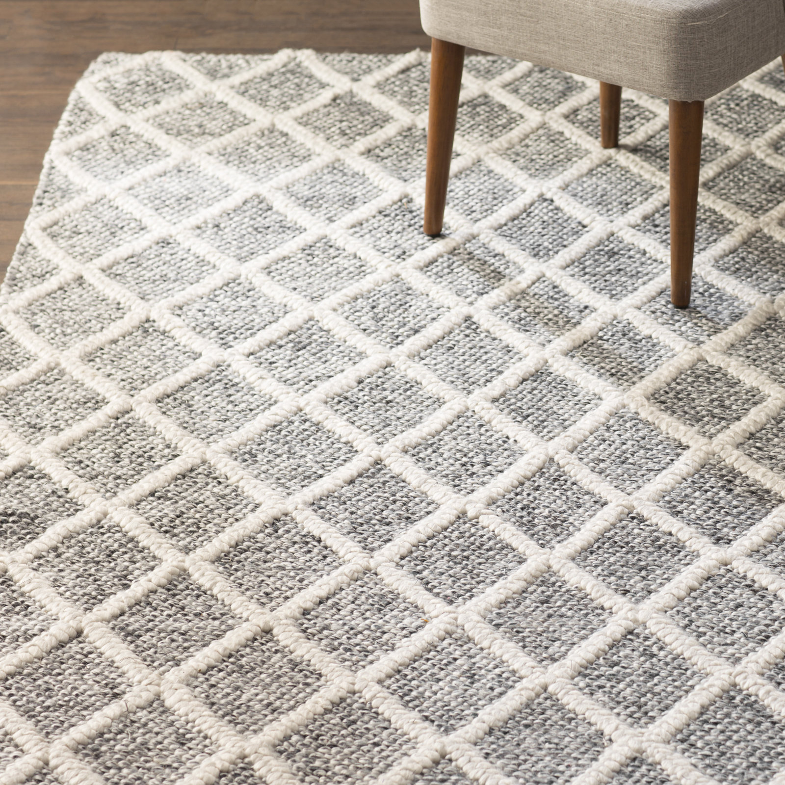 Russo Ivory Black Hand-Woven Geometric Rug, Rectangle 2' x 3'