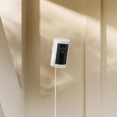 Ring Outdoor Cam Plus Plug-in Black