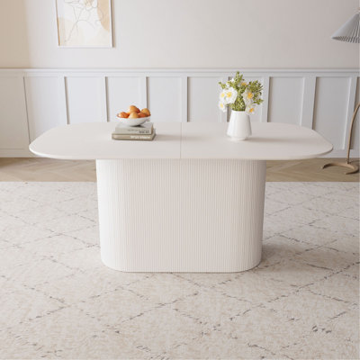 Table de salle à manger en panneau de fibres à densité moyenne de 63 po et table à rebord régulier, table de salle à manger pour 4 à 8 personnes, pieds de table à rayures verticales, plateau de table épais et élégant, convenant à la maison et à la cuisine