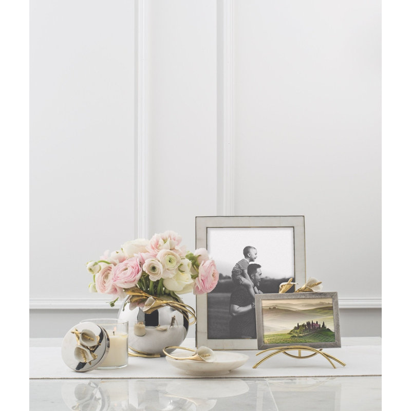 Calla Lily Easel Frame