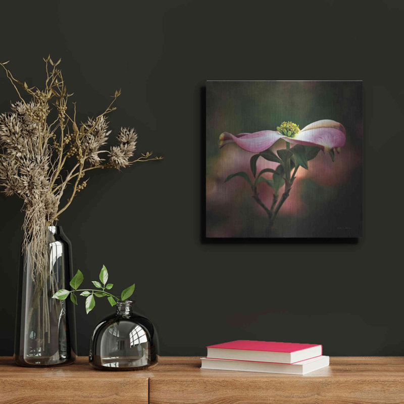 «Pink Dogwood I» par Debra Van Swearingen, H 12 po x l 12 po