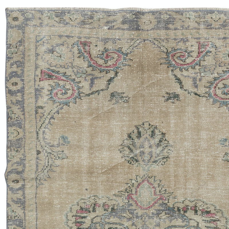 Tapis turc vintage fait à la main beige et gris délavé par le soleil