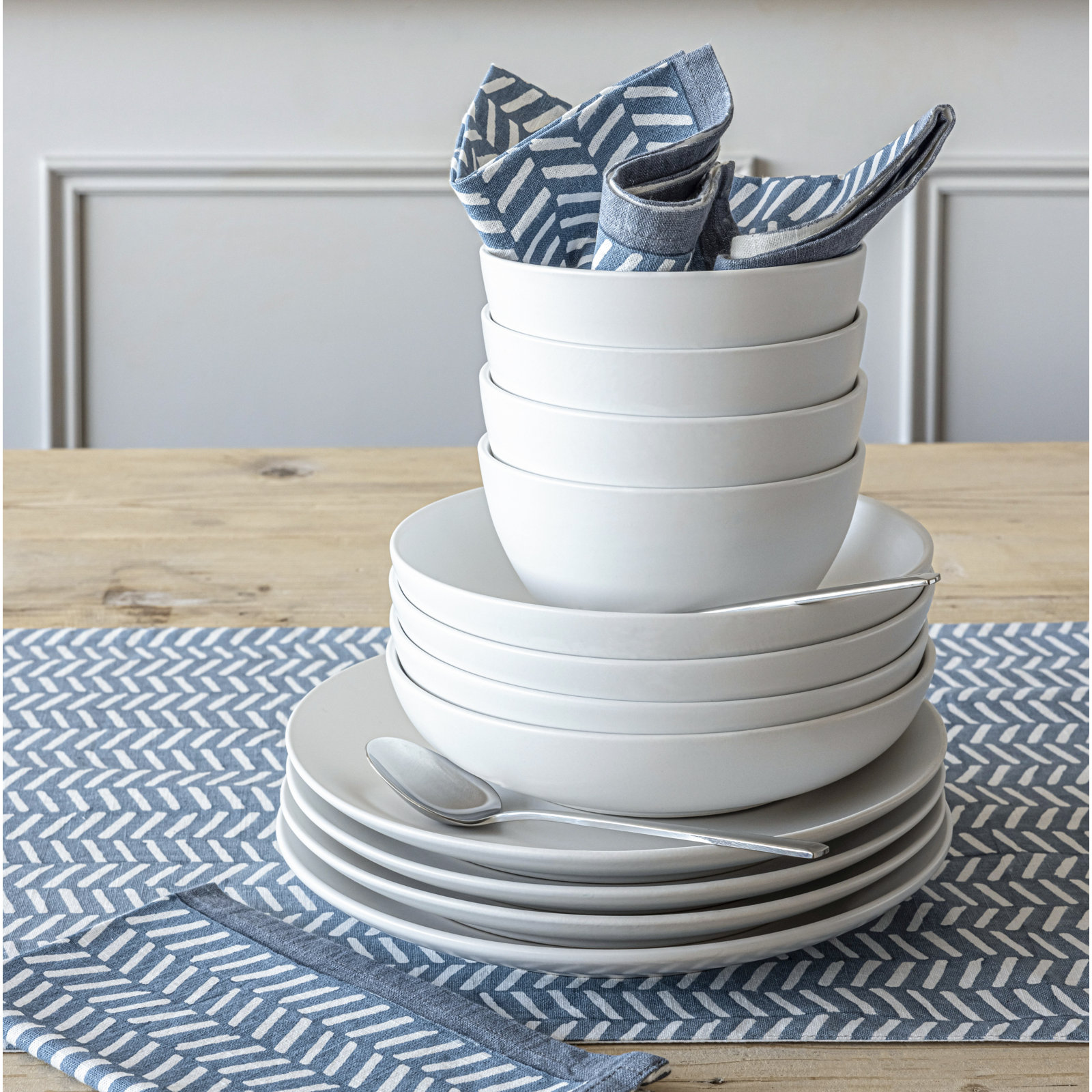 Coupe Stoneware Dinnerware Set, White