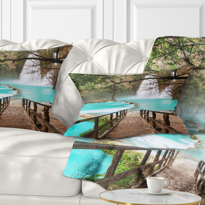 Coussin lombaire paysage escalier dans une belle cascade