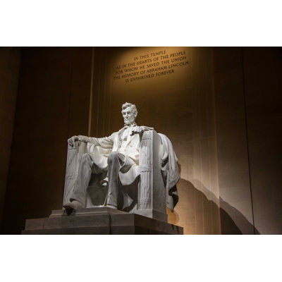 " Abraham Lincoln Statue " by Ymn