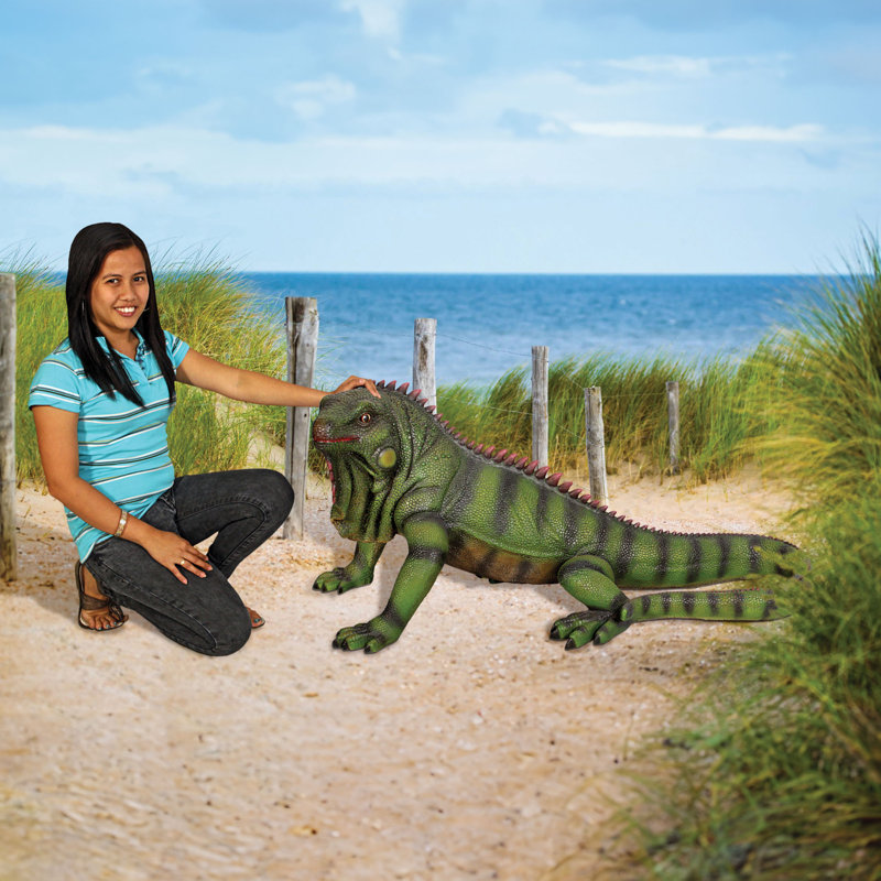 Statue de reptile géant iggy the iguane