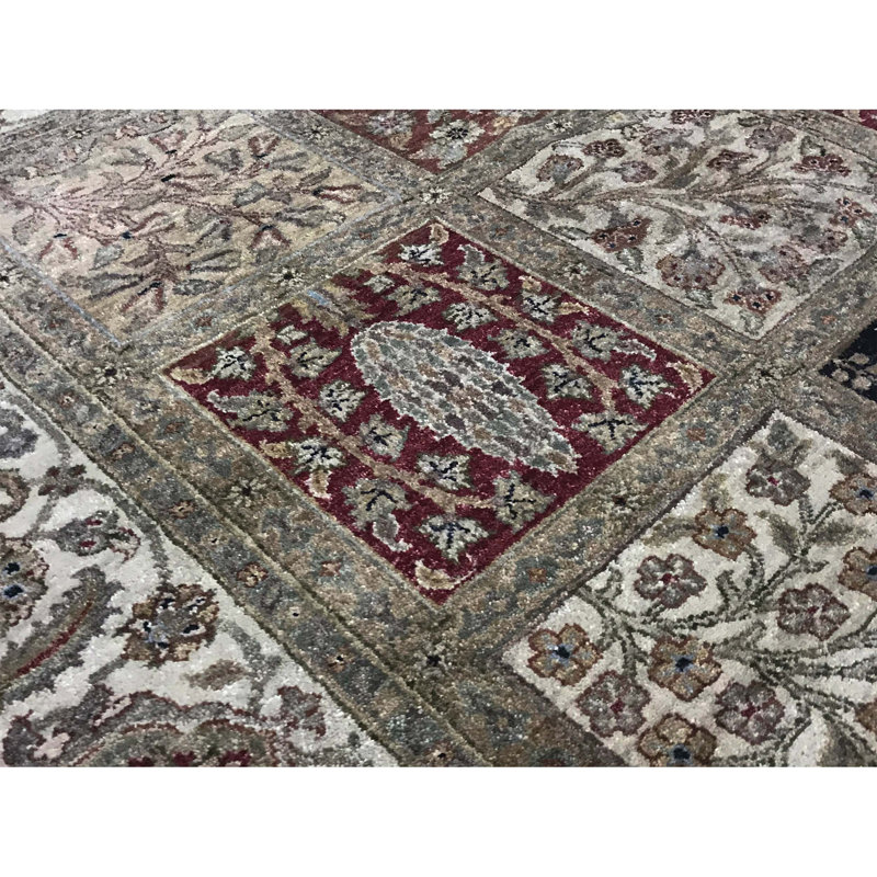 Wool Oriental Area Rug in Brown/Ivory/Burgundy
