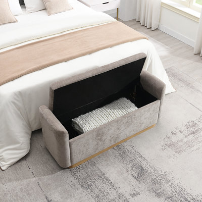 Banc de rangement avec repose-pieds de 49 po avec charnière de sécurité et base en métal doré