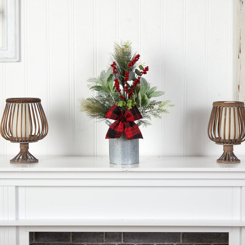 Arrangement de baies et de pin