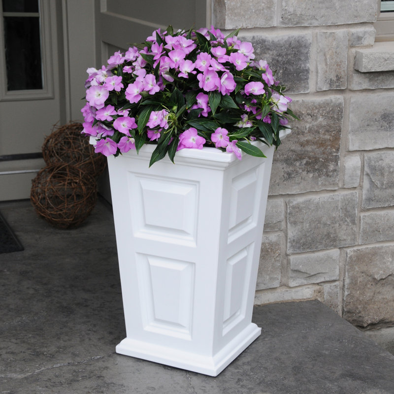 Siriana Self-Watering Resin Pot Planter , White