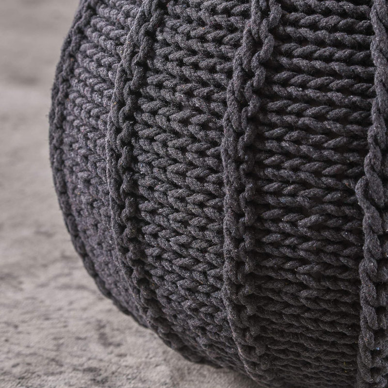 Pouf tricoté