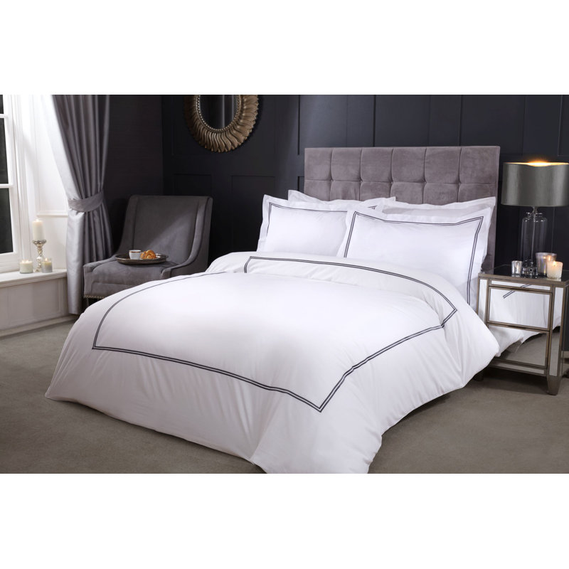Ervin Polyester, Cotton Geometric Shapes Duvet Cover Set with Pillow Shams, White/Navy, Double - 2 Standard Pillowcases