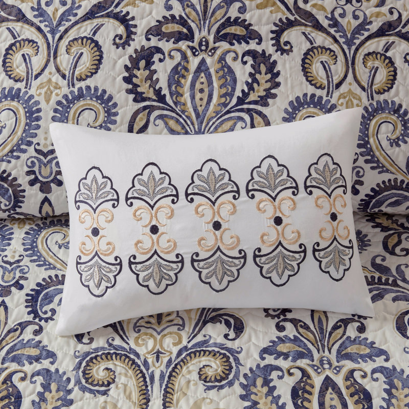 6 Piece Reversible Quilt Set With Throw Pillows Navy/Tan Full/Queen