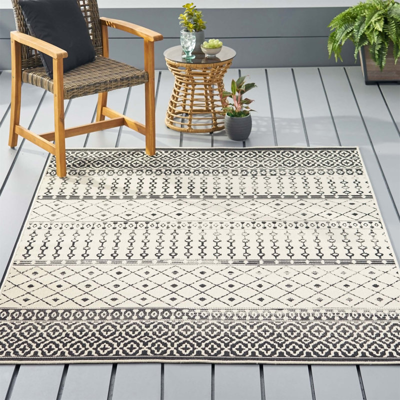 Vaun Rug, Rectangle 5'3" x 7'
