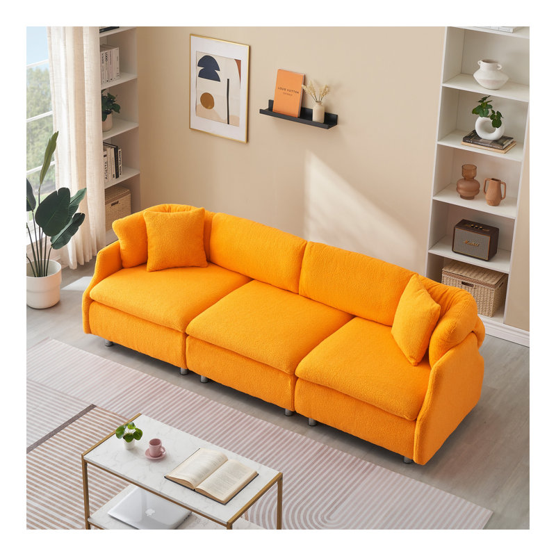 Canapé à 3 places spacieux et confortable pour les salons modernes., Orange