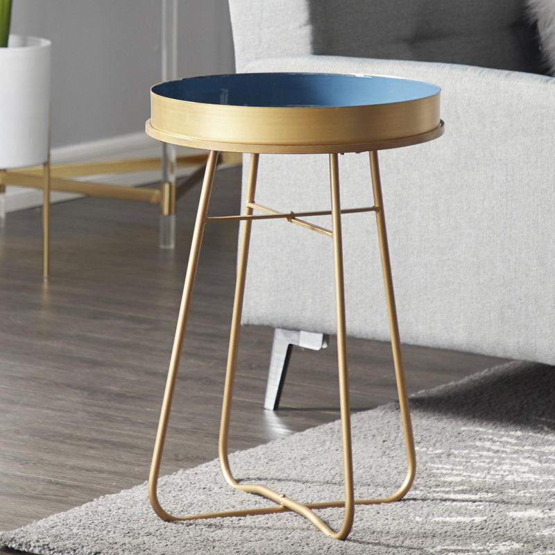 table de bout à pieds croisés