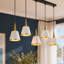 Suspension moderne à 5 lumières Kennesaw, à intensité variable, avec cône linéaire blanc et or, idéale pour îlot de cuisine.
