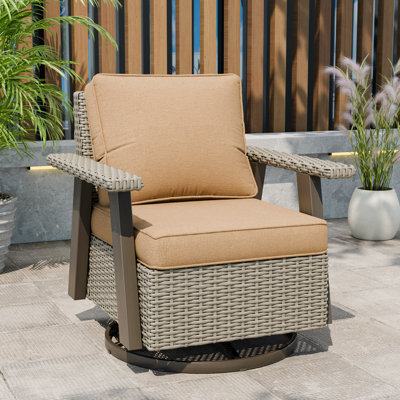Chaise longue d'extérieur pivotante en osier avec coussins