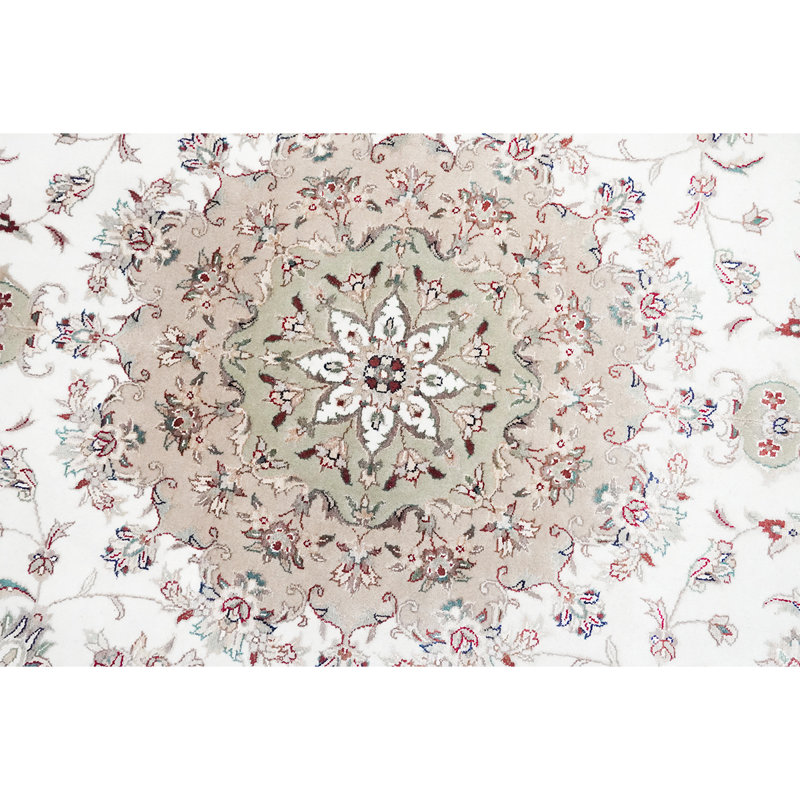 Intricately Hand Woven Wool Floral Area Rug, Rectangle 3' x 5'