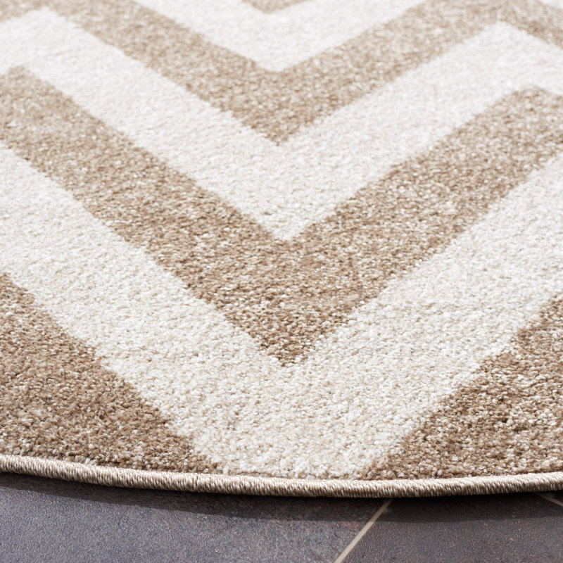 Falstaff Performance Chevron Rug, Round 7'