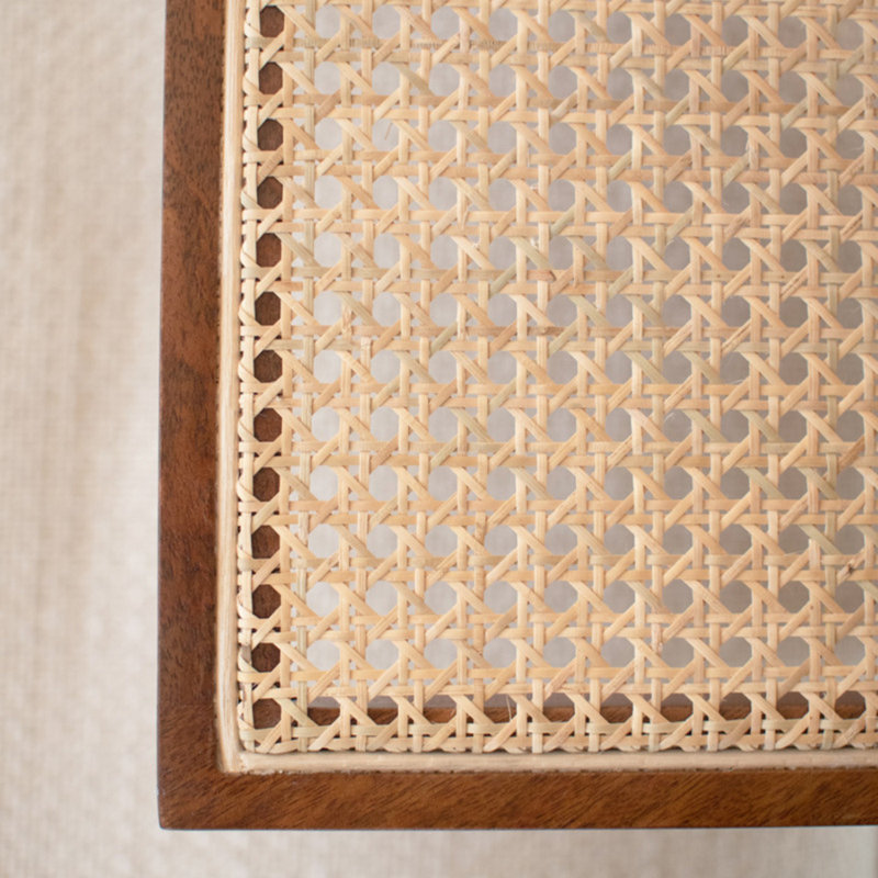  Table d'appoint en bois avec détails de canne tissée - table d'appoint haute 24 po