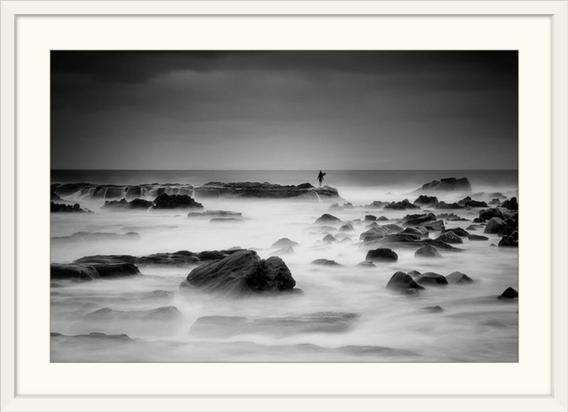 «White Silence» par Sho Shibata, reproduction de photo de Straub, H 20 po x l 26 po x P 1 po, Cadre blanc