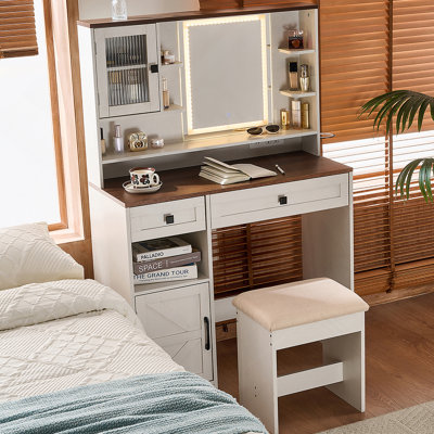 Bureau de coiffeuse avec miroir et lumières, ensemble de coiffeuse avec station de charge et tabouret, tiroirs, tablettes et armoire latérale Farmhouse