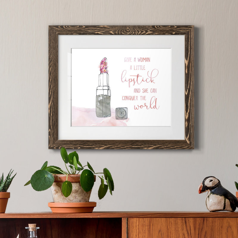 «A Little Rouge à lèvres», impression sur papier encadrée, H 24 po x l 18 po x P 1,5 po, Papier, cadre noyer