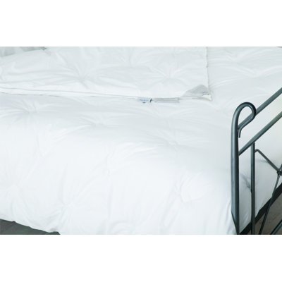 Light Cooling Down Comforter