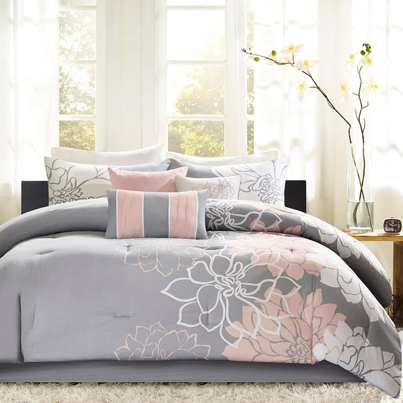 Couette en coton imprimé King Size - Gris/pêche avec rembourrage et oreillers à motifs.