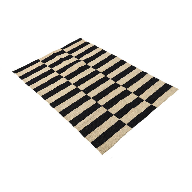 Tapis noir et blanc Ohlson