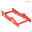 Lit simple en forme de voiture de course avec des roues rouges et des rails en bois massif, offrant une expérience de sommeil sécuritaire dans des composants construits de rouge vif-2098497669